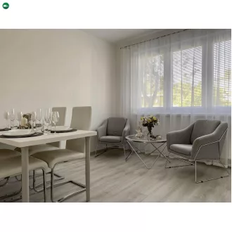 Dohányzóasztal, króm/átlátszó üveg, LEONEL