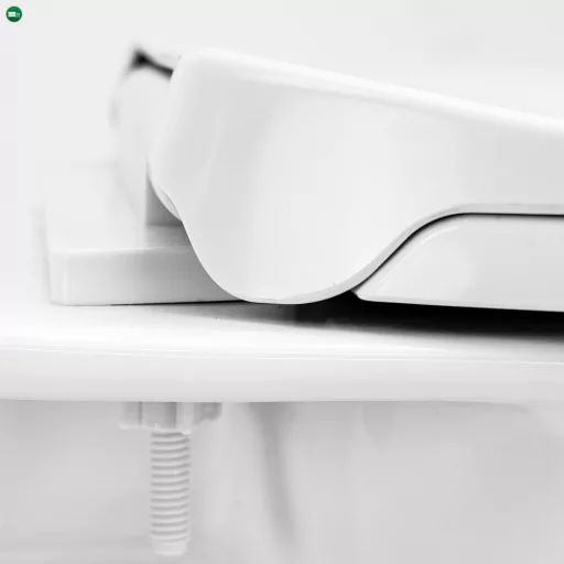 Cleano monoblokkos WC alsó kifolyással ülőkével