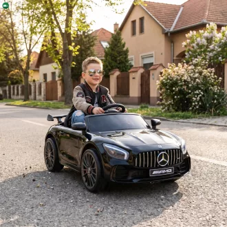 Elektromos autó AMG Mercedes-Benz fekete