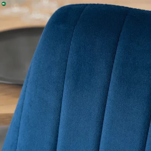 Szék sötétkék bársony kivitelben. BARI