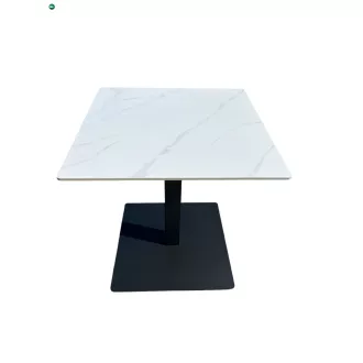   Bisztróasztal Fehér fényes márványhatású szinterezett kerámia lappal, 70×70 cm méretben. Ristretto