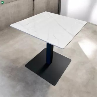   Bisztróasztal Fehér fényes márványhatású szinterezett kerámia lappal, 70×70 cm méretben. Ristretto